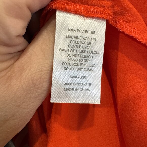 Lila Rose 2xl Sleeveless Floral Blouse Red-Orange Blue and Blush Flowers EUC - Picture 4 of 6